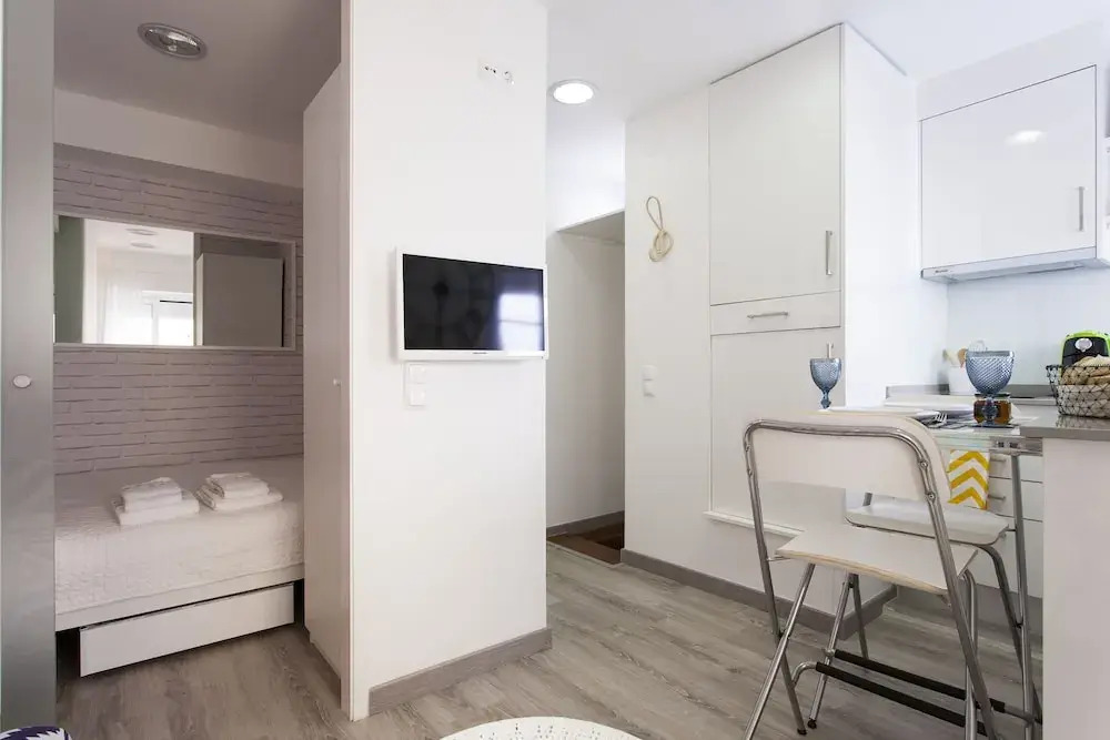 ALTIDO Trendy chic studio in Alfama, 4mins to Santo Estêvão Belvedere viewpoint