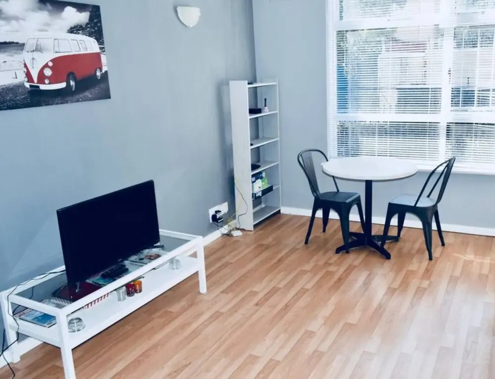 Studio Apartment With Balcony in Green Point