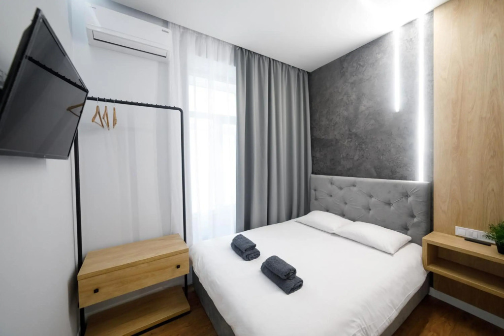 Royal apartment on Hmelnytskogo 37