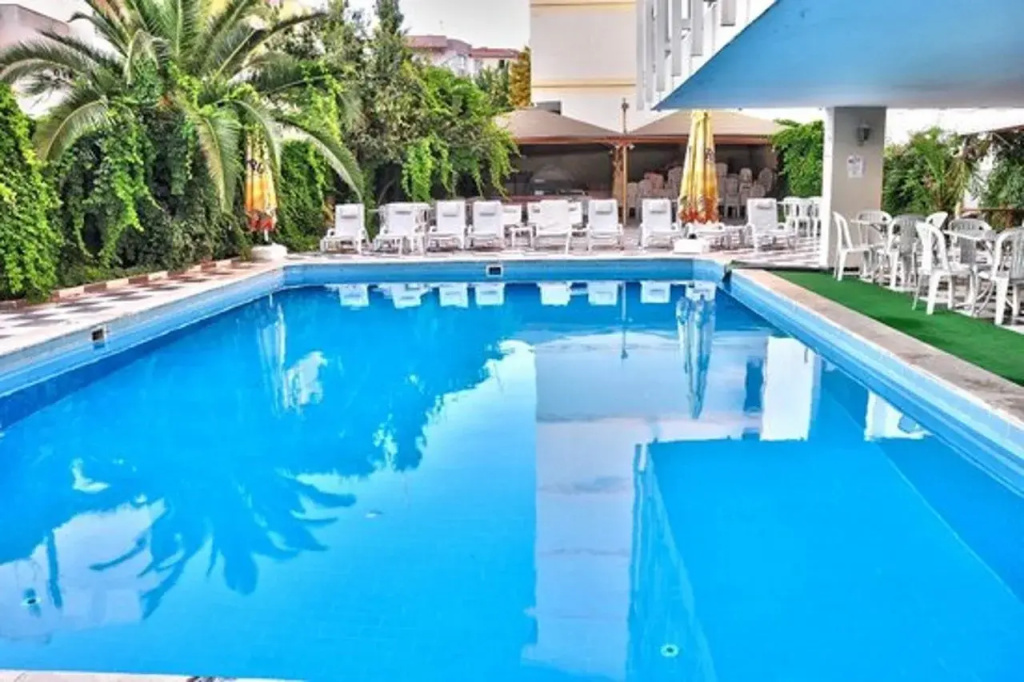 ROXX ROYAL HOTEL