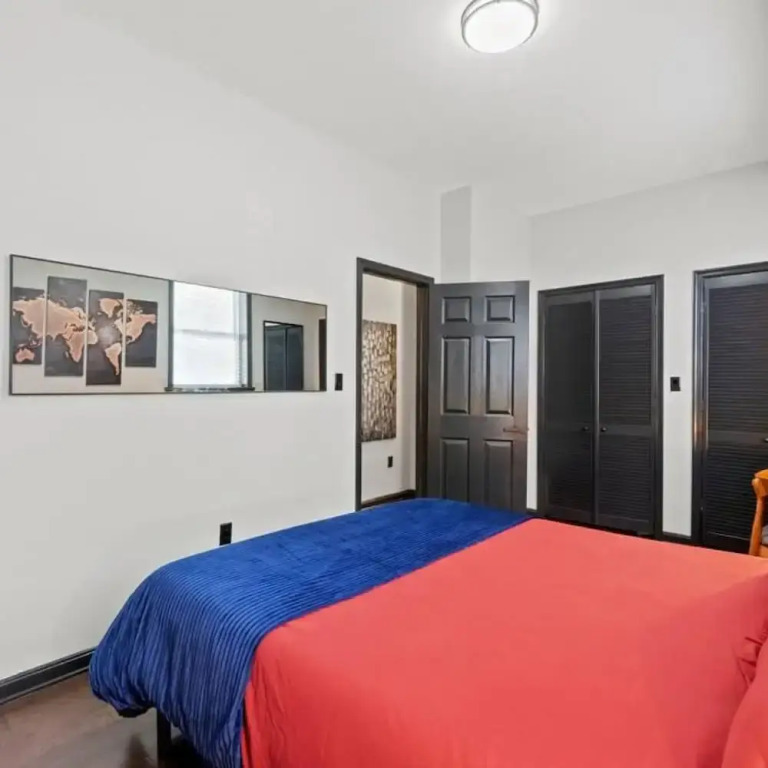 Charming DC Rowhouse Condo - Ideal Long-term Stay