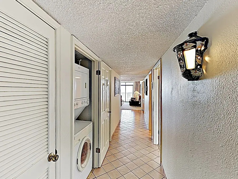 New Listing! Gulf-view Beauty W/ Pools, Gym, Sauna 3 Bedroom Condo