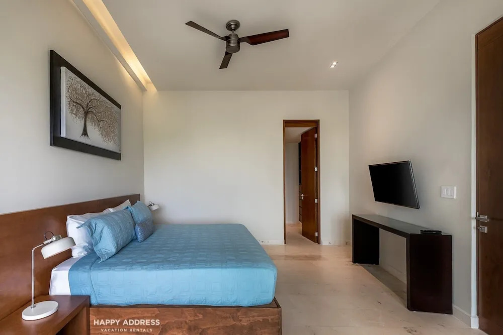 Relaxing 2BR in downtown new building by Happy Address