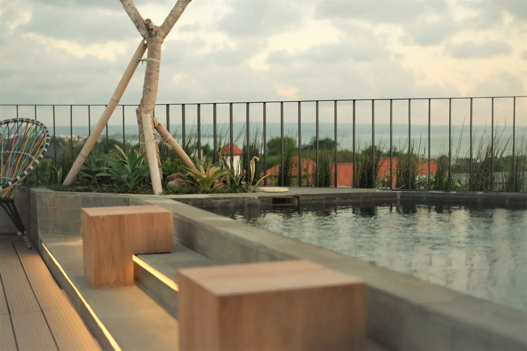 Borough Capsule Hostel Bali