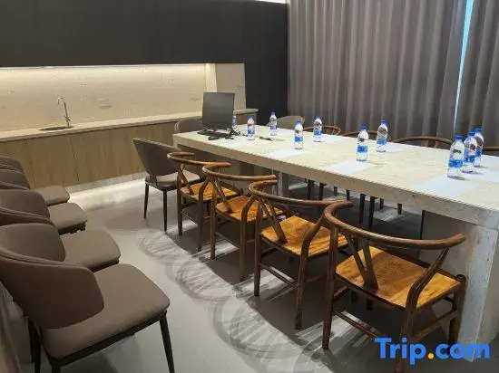 Yarden Hotel (Shantou High-Speed Railway Station)