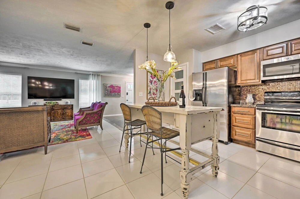 Huge Lutz Family Retreat w/ Game Room & Pool!