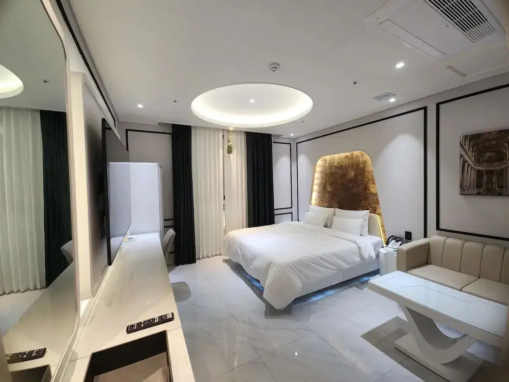 Vivid Hotel