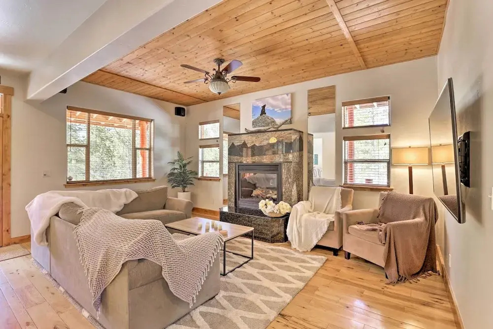 'rocky Bear Lodge' on 2 Acres Near Turquoise Lake
