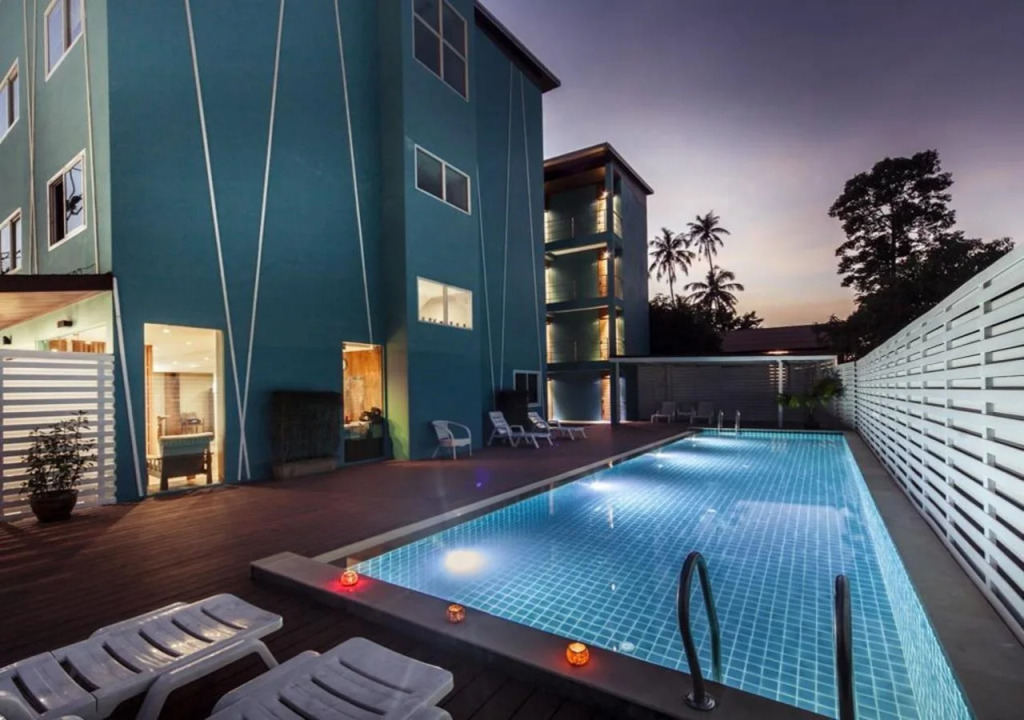 Maenam Bay Resort