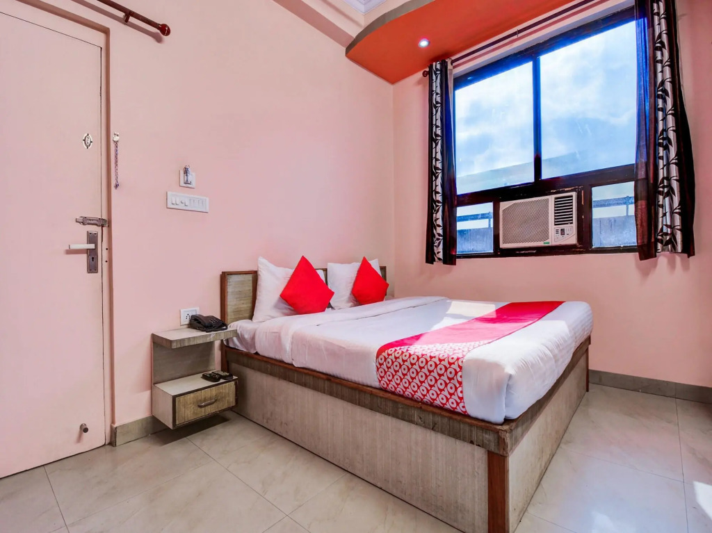OYO 17250 Hotel Ganesham