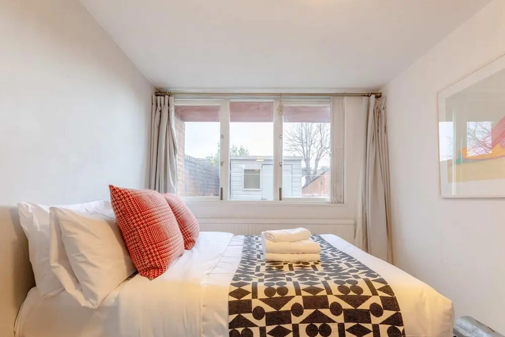 Stunning 1BD Flat w/ Garden Area, Kentish Town!