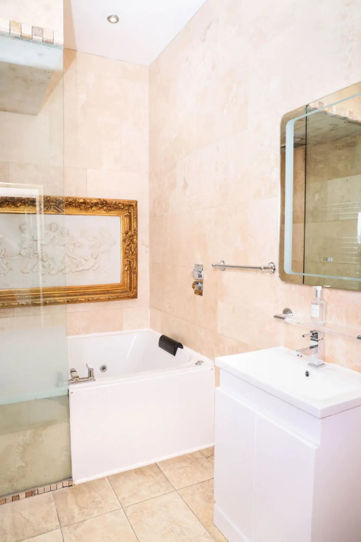 Signature Living Bold Street