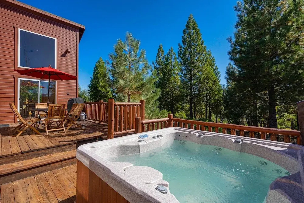 Spacious Tahoe Donner Basecamp W/ Private Hot Tub 4 Bedroom Home