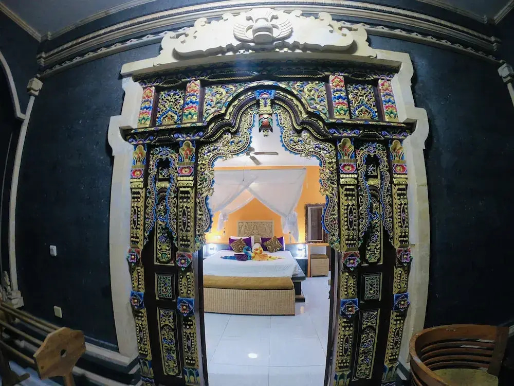 Amed Romance House