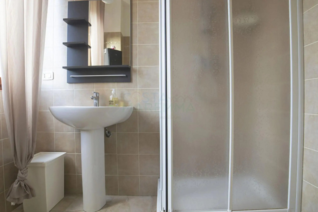 Rosmarino: Delightful apartment in the center of Follonica, in the pedestrian area a few steps from-ROSMARINO