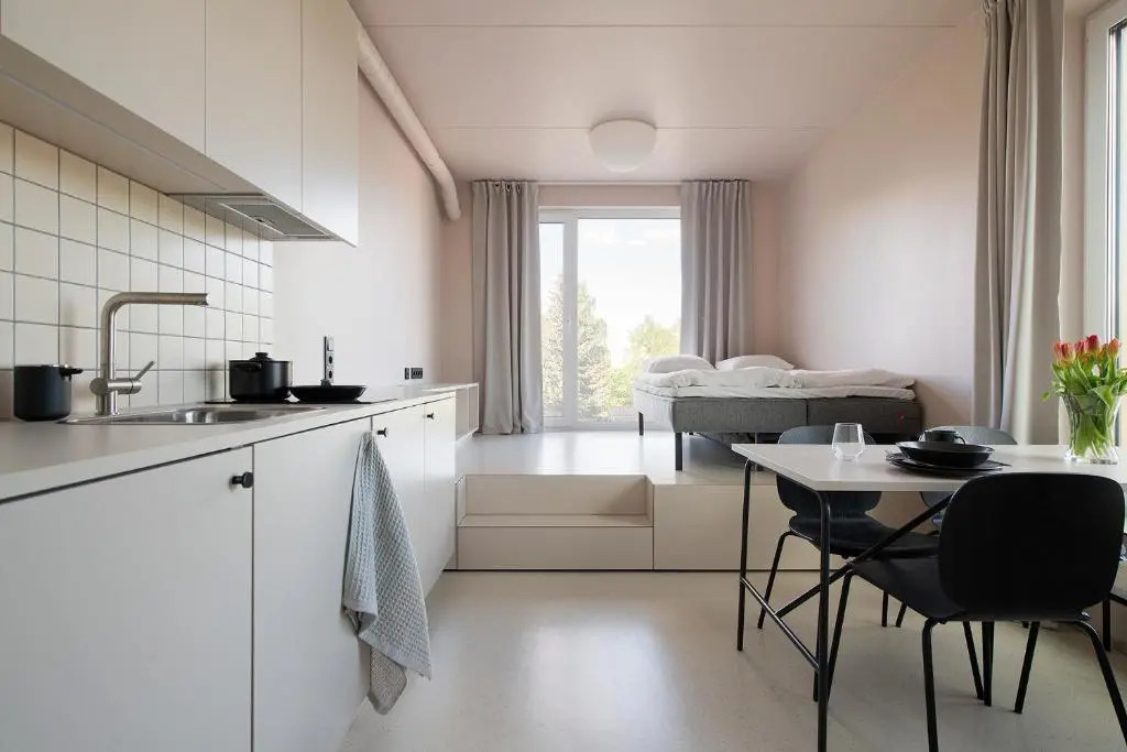 Hugo Apartment Hotel
