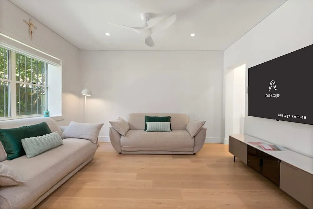 Coastal Living 2 Bedroom in Bondi Beach