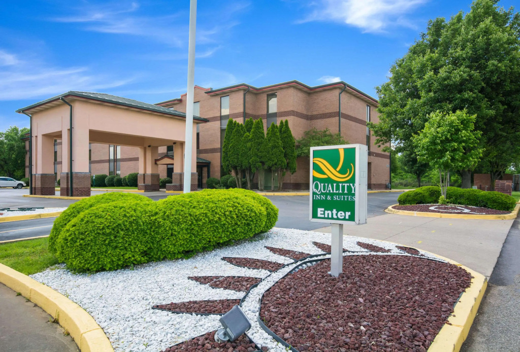 Spark by Hilton Sellersburg