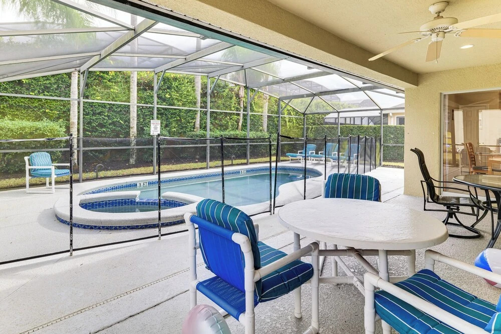 11 Mi to Disney! Family Haven w/ Poolside Oasis