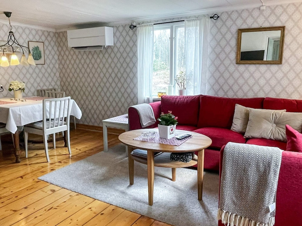 2 Person Holiday Home in Morlunda