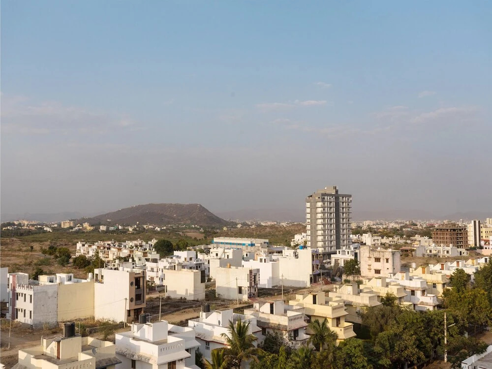 OYO Home 11410 Modern 3BHK Goverdhan Villas