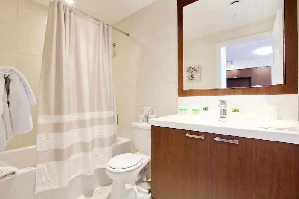 Pelicanstay in Harrison Garden Boulevard