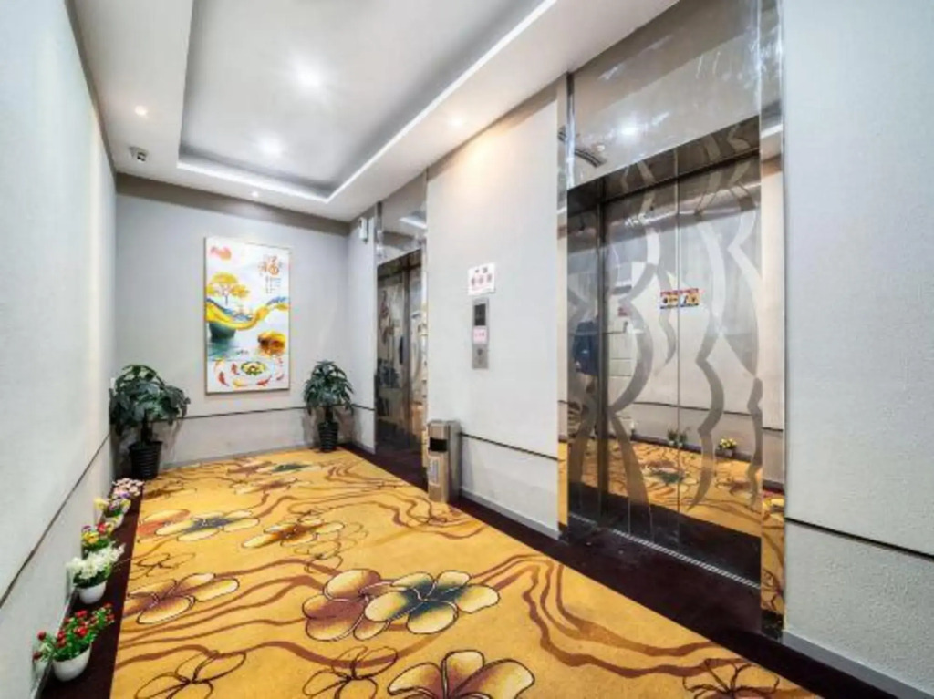 Jinwang Hotel (Hangzhou Qianjiang New Town Jingfang Metro Station)