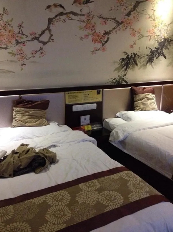 Shidai Wangchao Hotel(咸阳时代王朝大酒店（咸阳湖福园巷子店）)