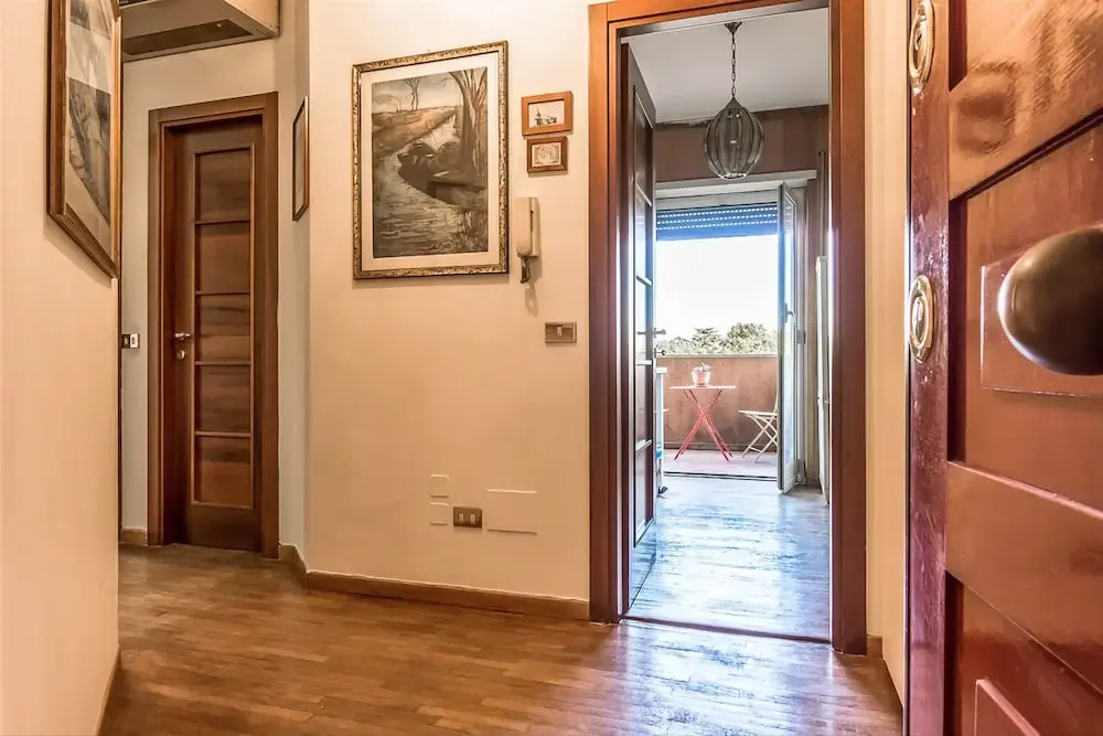 Lion Renting Trastevere