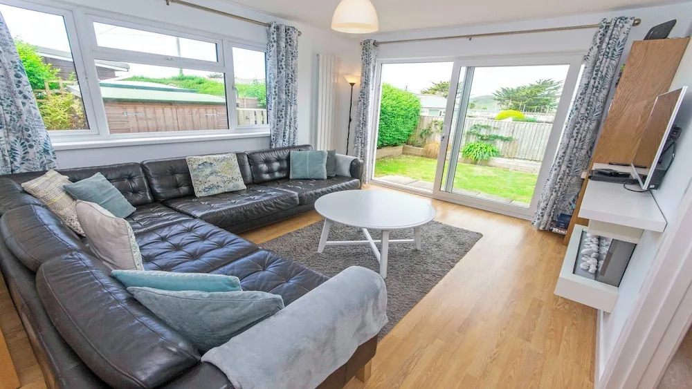 Swallows Croyde 3 Bedrooms, Sleeps 6, Beach Chalet
