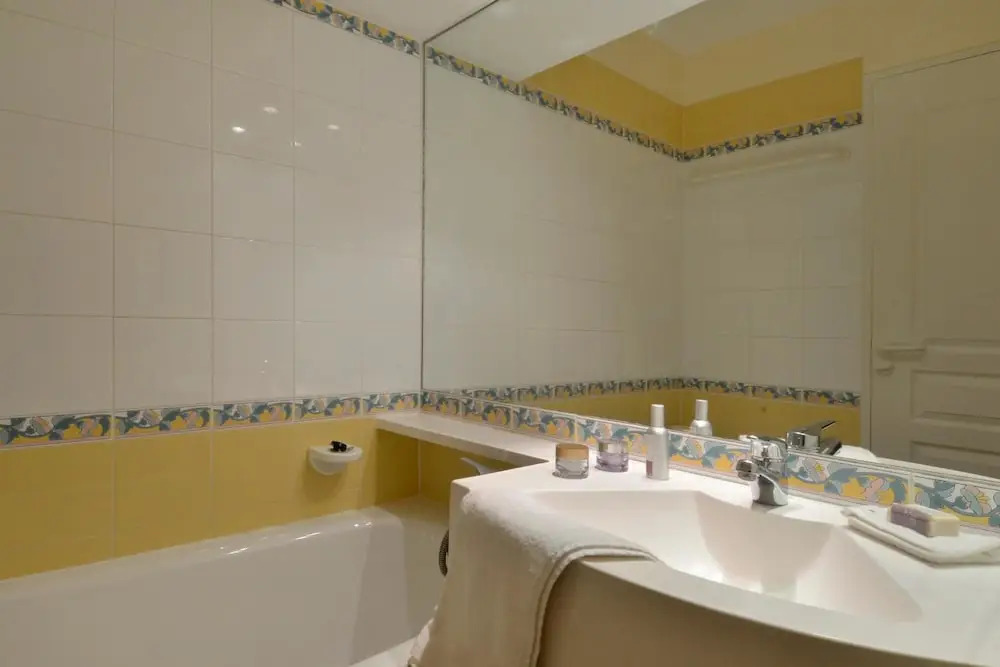 Belle Plagne 3 Roomed Apartment for 7 People of 45 mÂ² on the Slopes Lc604