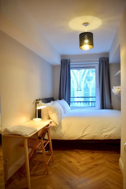 Modern 2 Bedroom Dublin Apartment with Balcony