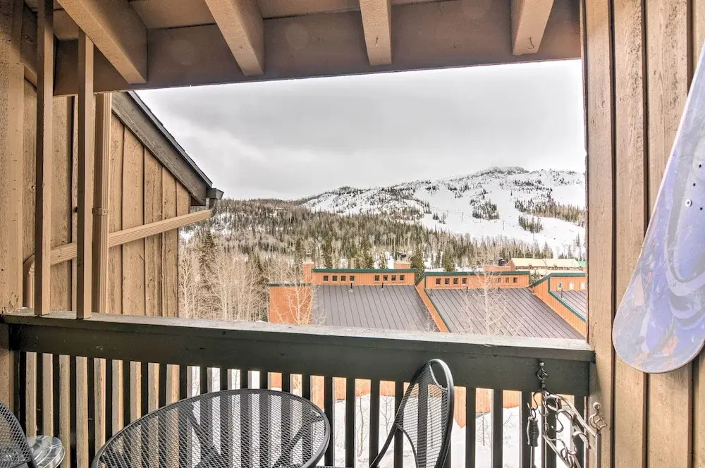 Townhome w/ Mtn View - Walk to Brian Head Lifts!