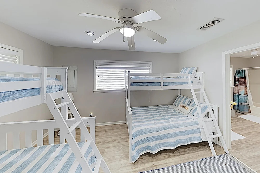 Pristine Jamaica Beach Getaway W/ Walkable Locale 3 Bedroom Home