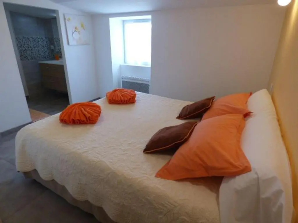 Gîte rénové avec jardin clos, proche plages, Wifi, parking pour voiture électrique - FR-1-426-164
