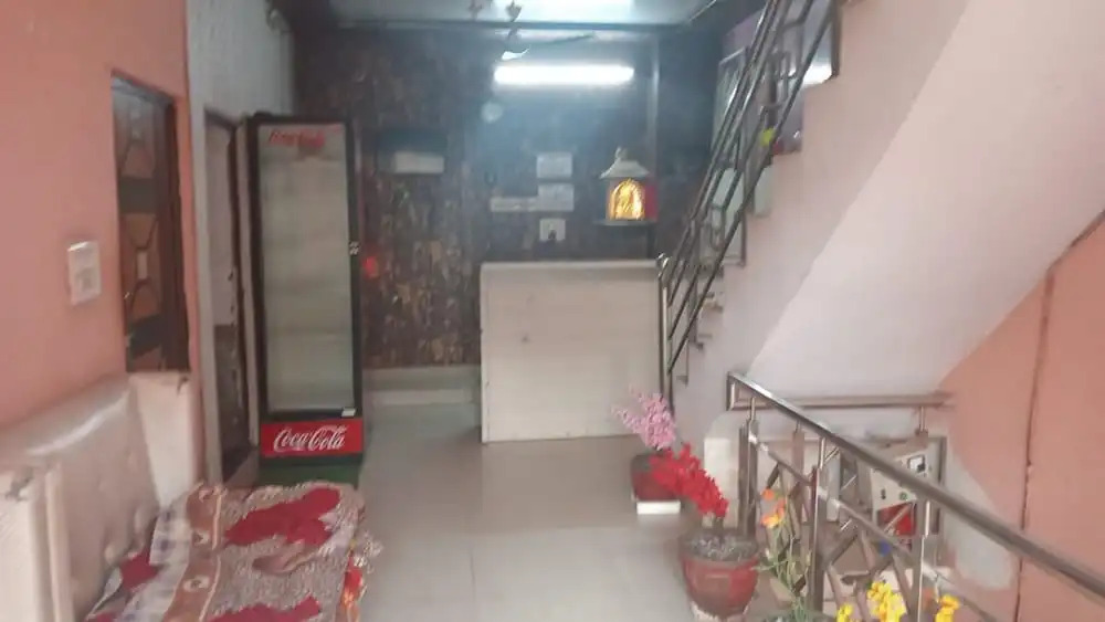 Goroomgo Anand Guest House Mathura