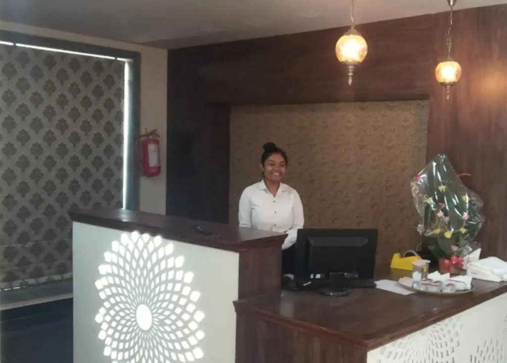 Raas Mahal-Hotel In Jaipur Near Tourist Places