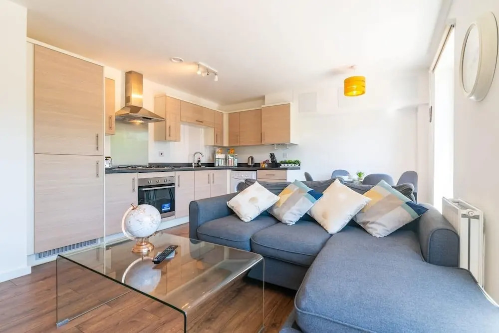 Executive City Apartment -Near Greengate