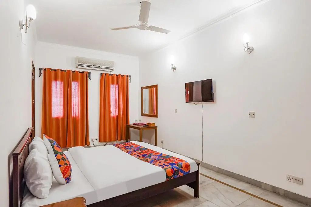 FabHotel Goodwill Homes