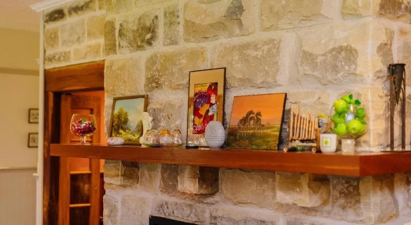 Hanging Tree Wines