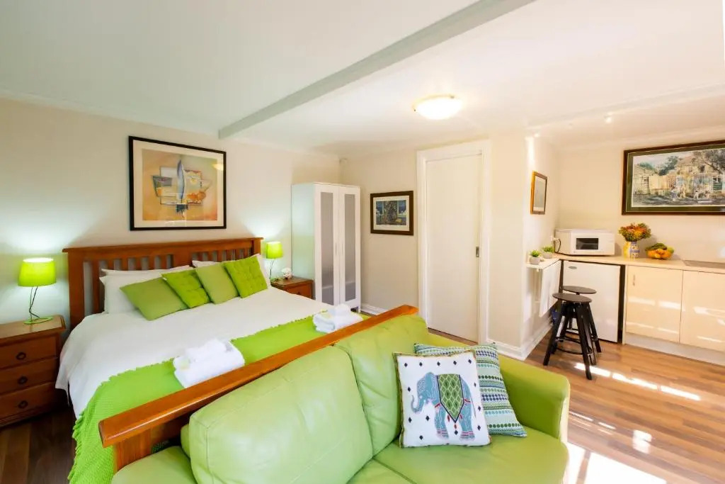 Holly Lodge