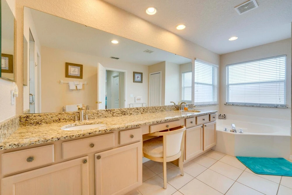 Large Villa - Close to Disney with extended patio and golf course views