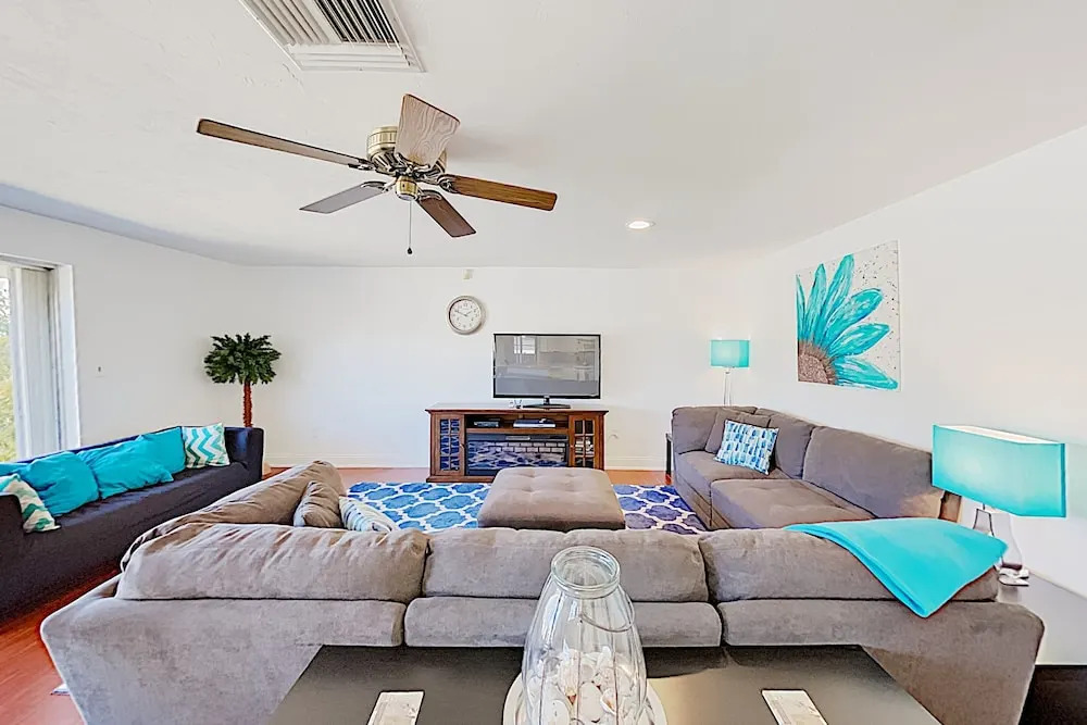 71 Manor Terrace Home 3 Bedrooms 2 Bathrooms Home