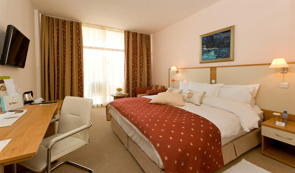 Apollo Spa Resort - All-Inclusive , Indoor & Outdoor Pools & Individual AC in Every Room