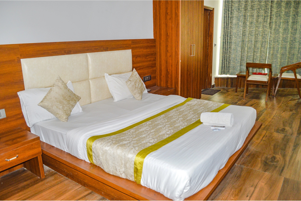 FabHotel The Golf Inn - Nr Botanical Garden Metro