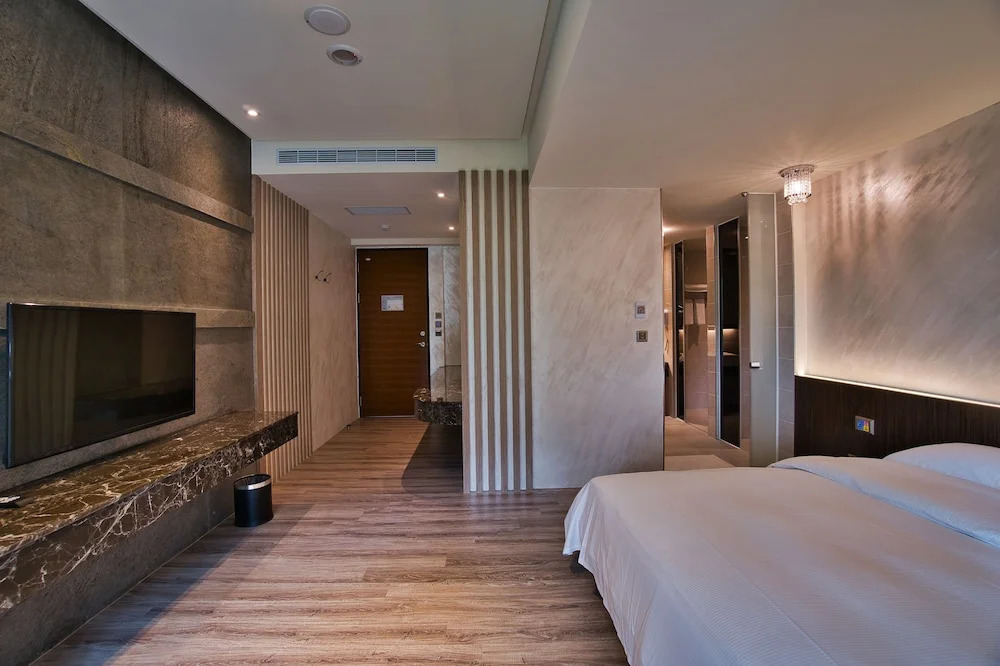 Taihe sun and the moon hostel