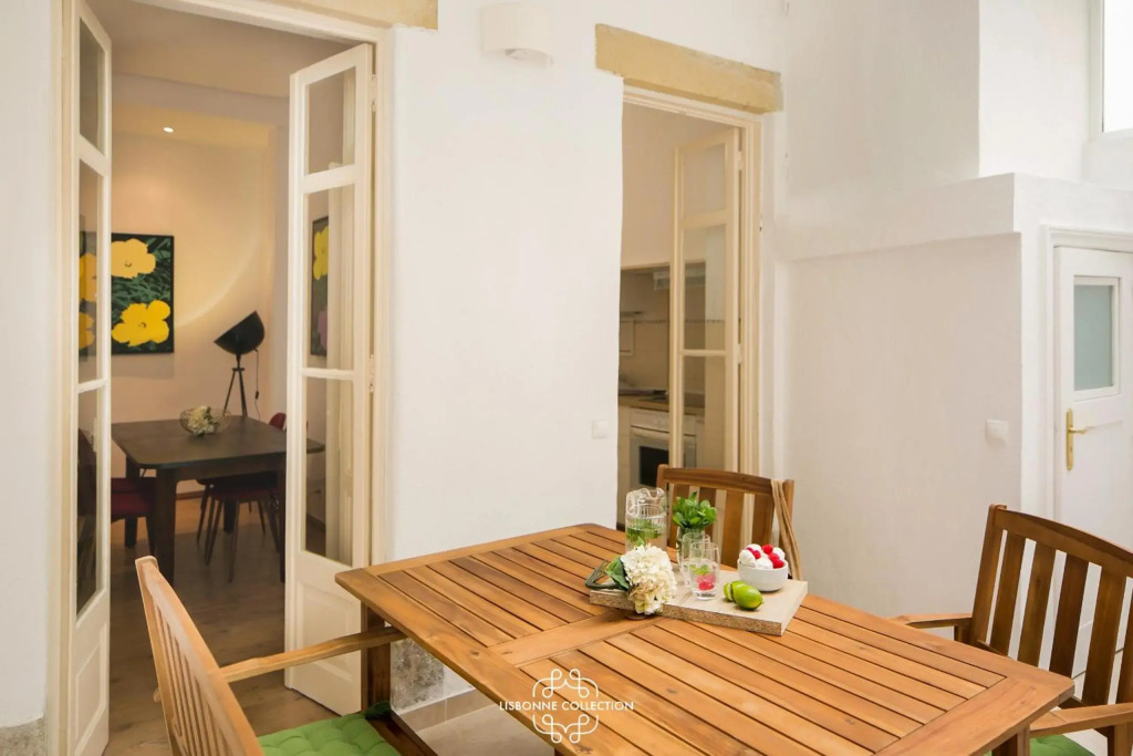 Historical Central Apartment with Interior Terrace 62 by Lisbonne Collection
