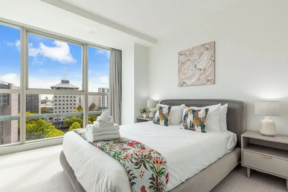 Brand New! Luxe 3BR In Aotea Square I Zodiak Stays