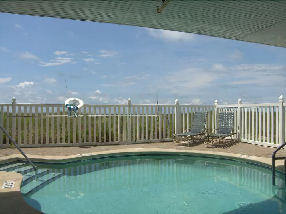 Surfside 8