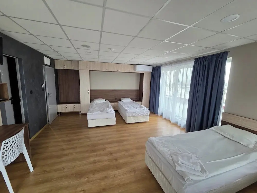 Hotel City